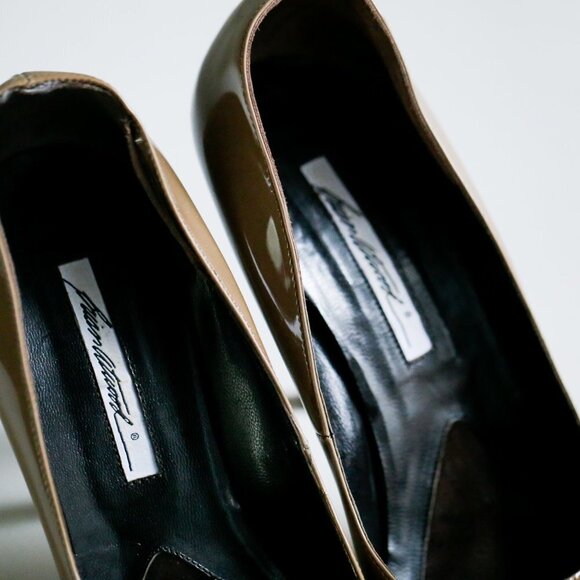 Brian Atwood Nude PAtent  Leather Classic Heels - Picture 4 of 10